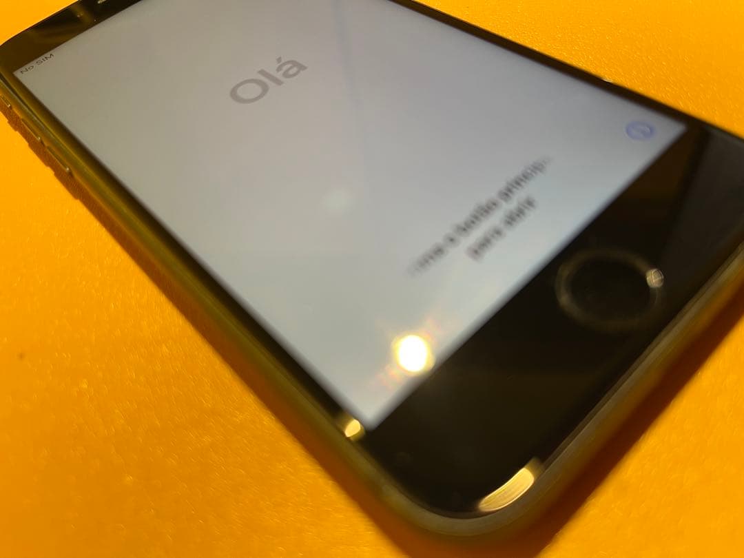 iPhone 8 64GB本体