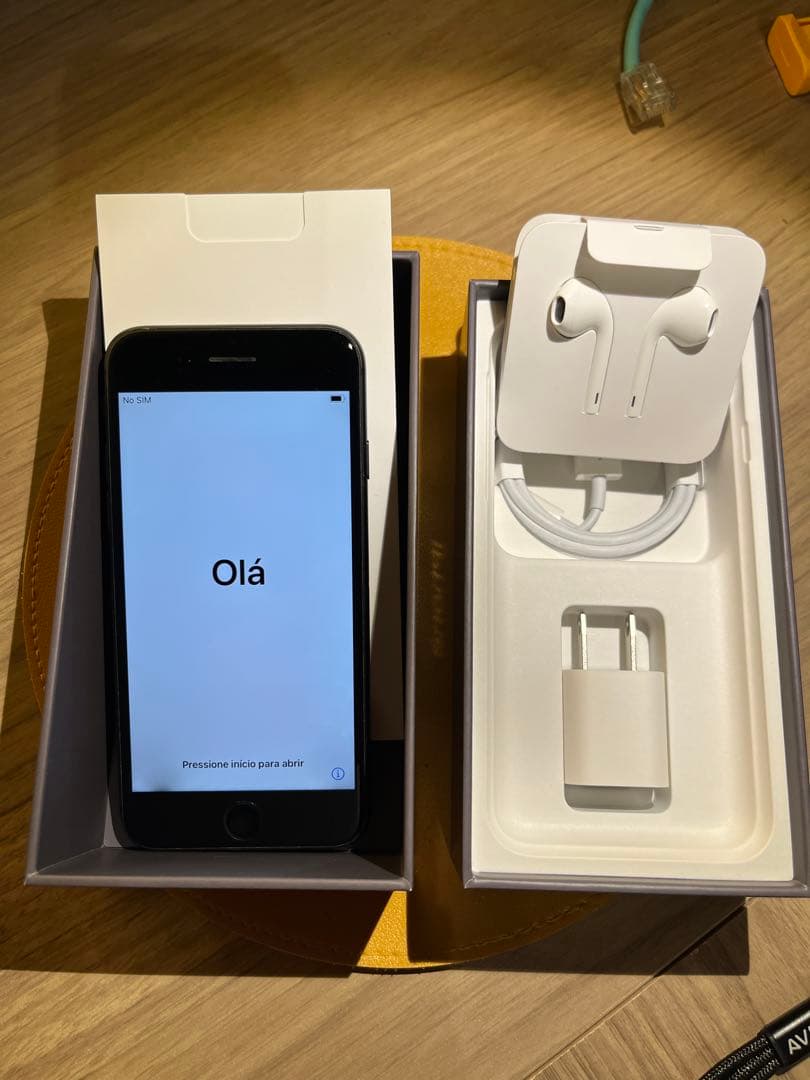 iPhone 8 64GB本体