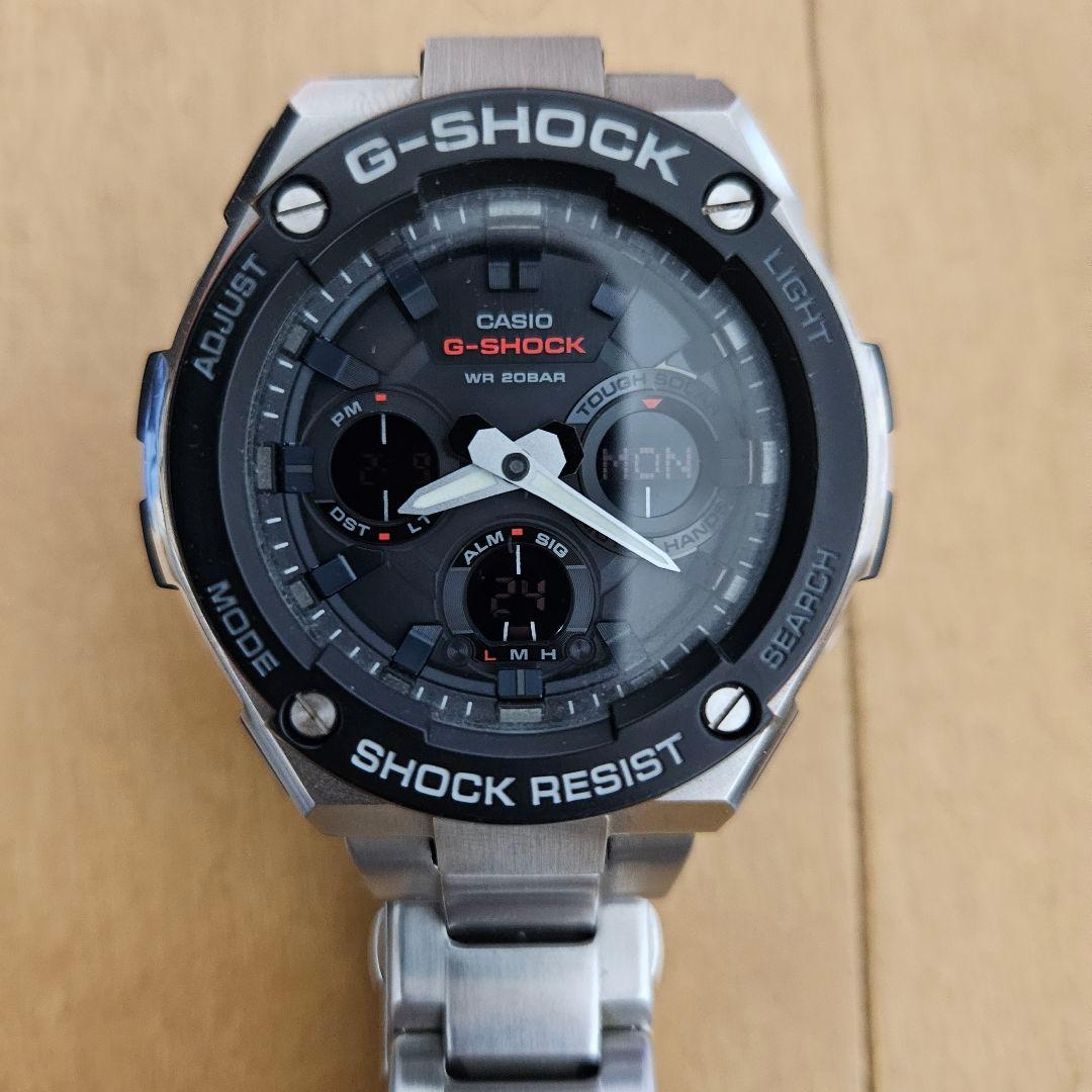 Gショック GST-W100D 電波ソーラー