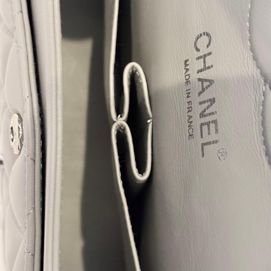 現在商談中　 CHANEL グレー キルティング ショルダー マトラッセ２５