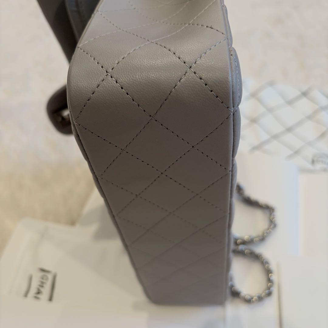 現在商談中　 CHANEL グレー キルティング ショルダー マトラッセ２５