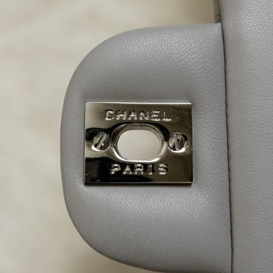 現在商談中　 CHANEL グレー キルティング ショルダー マトラッセ２５