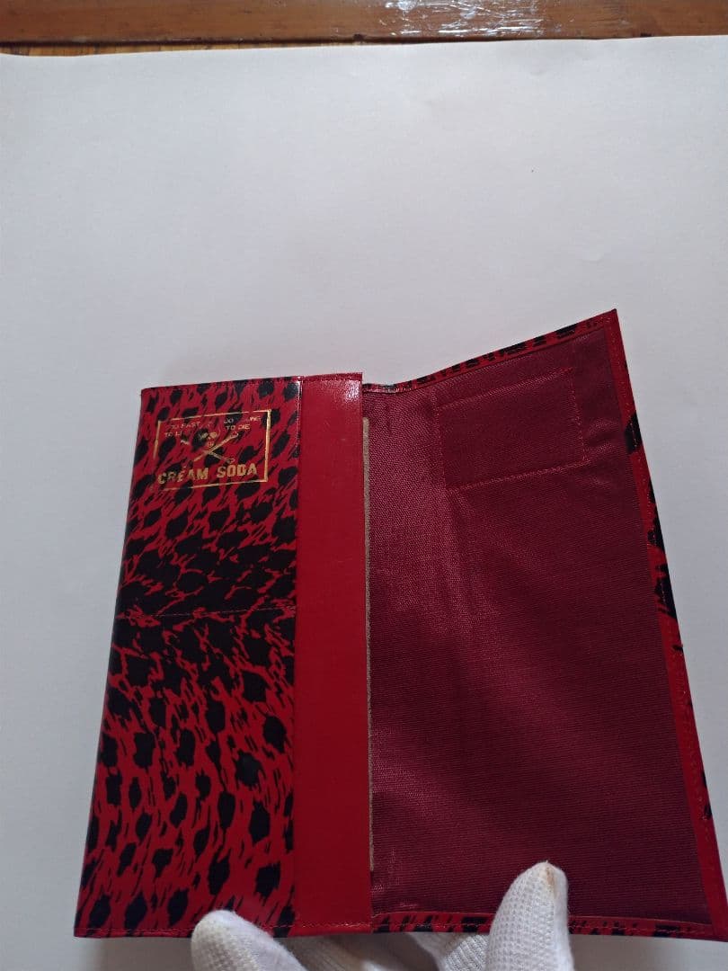 希少1,980年CREAM SODAの未使用財布