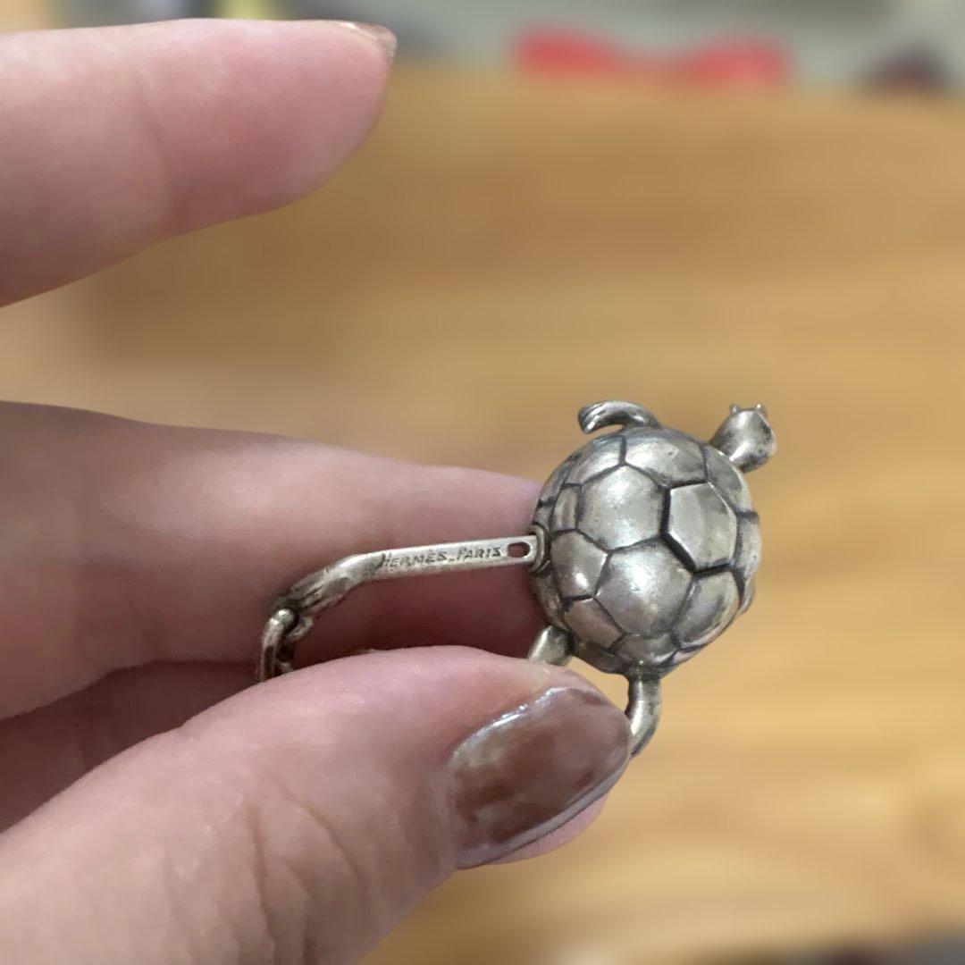 HERMES シルバー製亀のキーホルダー