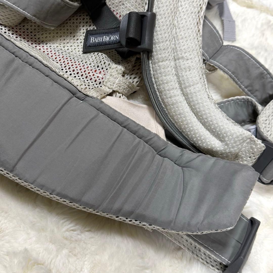 ベビービョルン　抱っこ紐　ハーモニー　メッシュ　クリーム