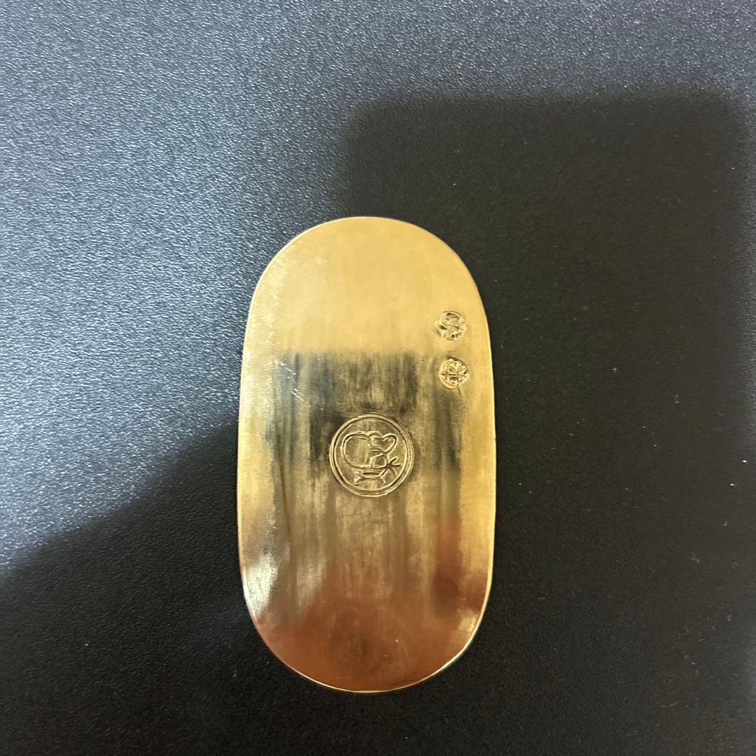 金色模様入りコレクションアイテム 約10cm 22g,21g 2個