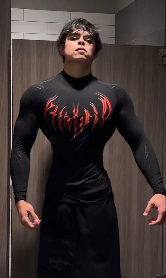 トップス breathedivinity