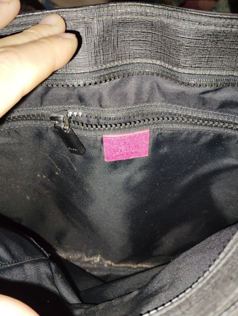 GUCCI ロゴ入り バッグ 黒