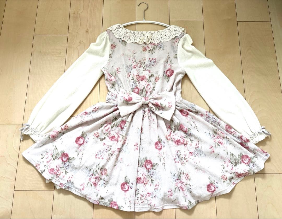 リズリサ　ビッグリボン付き　レース襟　薔薇　花柄　長袖ワンピ