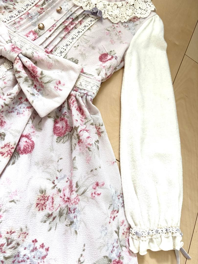 リズリサ　ビッグリボン付き　レース襟　薔薇　花柄　長袖ワンピ