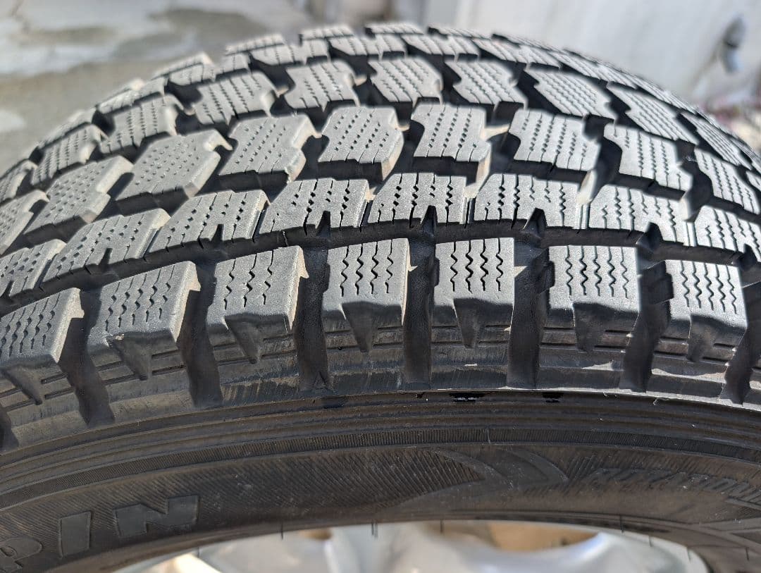 Jeep cherokee XJ 15インチ 純正ホイール スタッドレスタイヤ