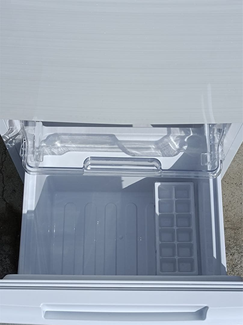 八5123【送料込み】シャープ　2022年製　冷蔵庫　179L