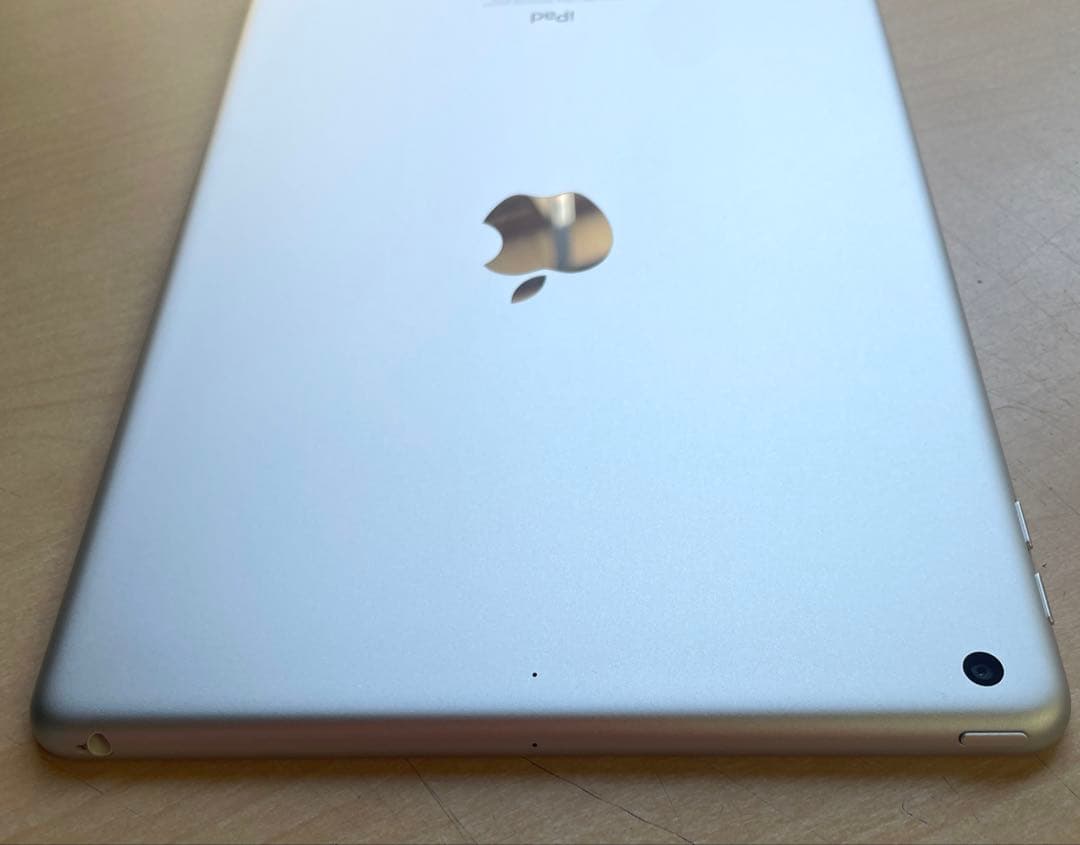 iPad 第6世代　A1893　Wi-Fiモデル　シルバー　32GB 超美品#5