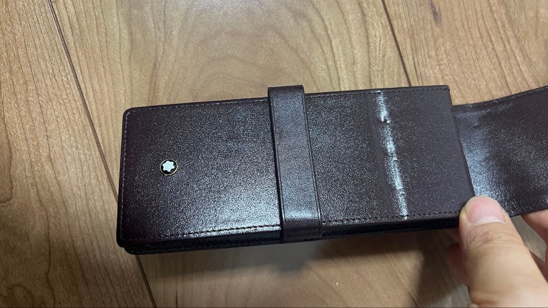 中古品　モンブラン ボルドー色　レザー 本革　ペンケース ３本用　３本差し