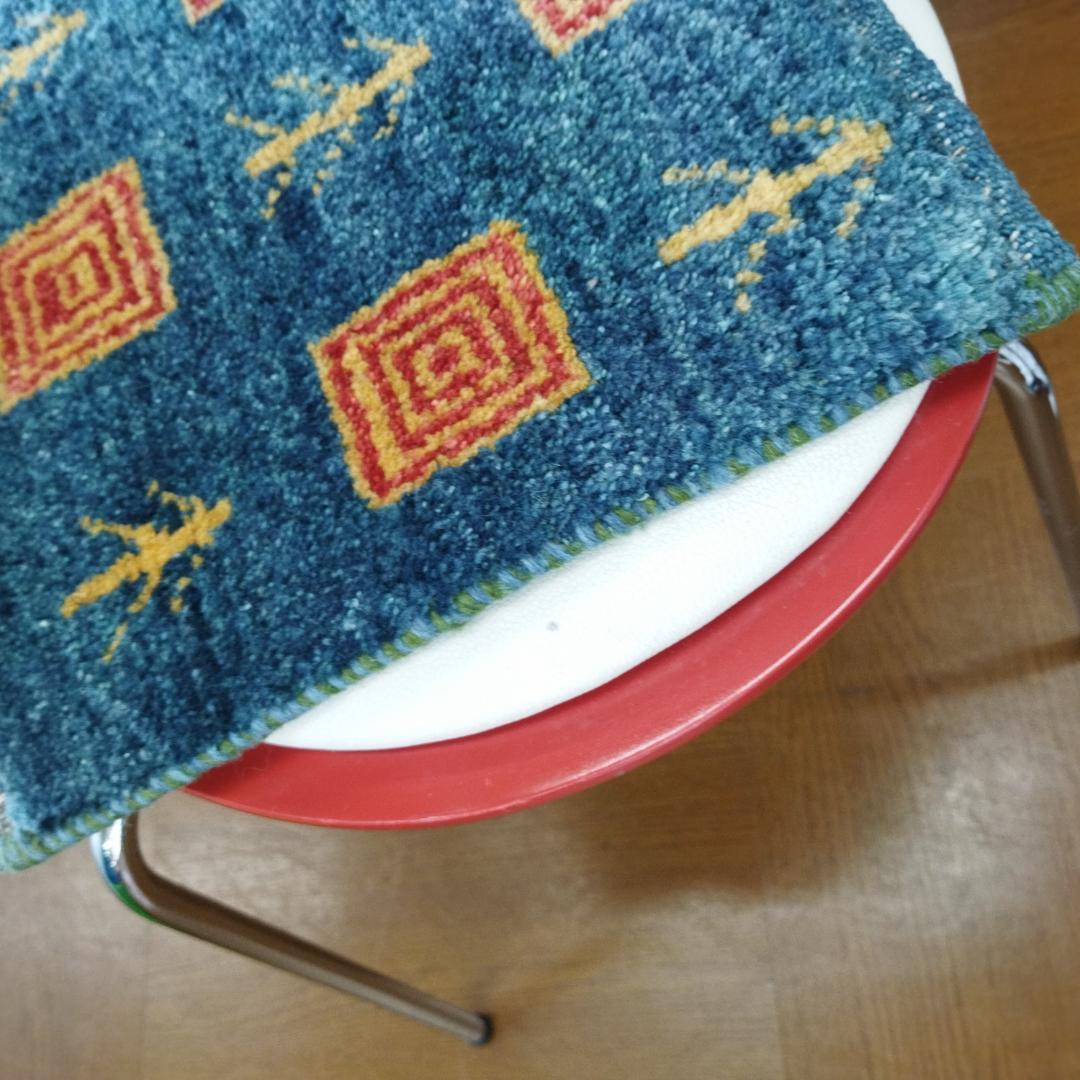 値下げします●ミニギャベ●32×35㎝●手織●本物●新品●3遊牧民が紡ぐギャッベ