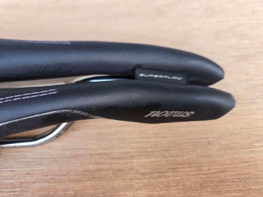 nicoselle italia Novus サドル