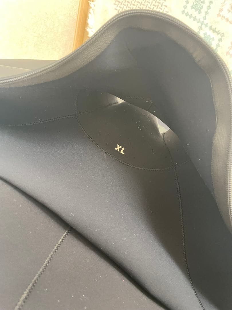 メローウエットスーツ　セミドライ5×3ミリ　XL既製サイズ　サーフィン