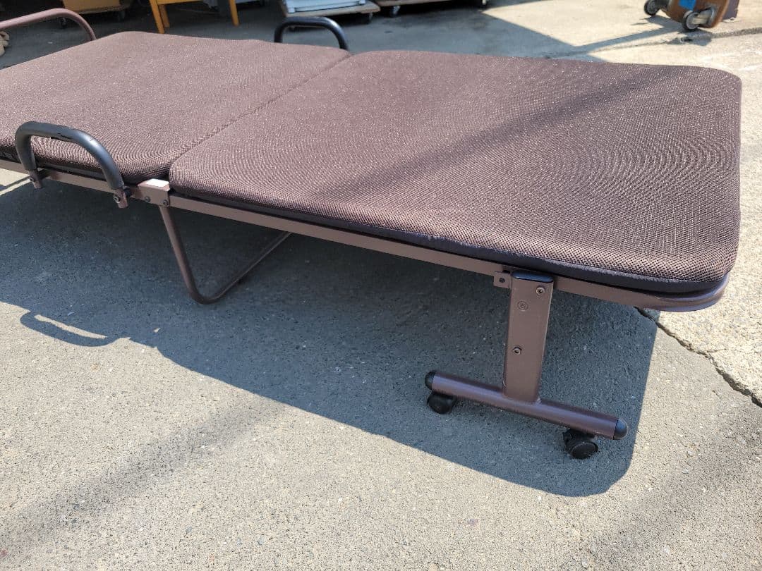 3台まとめて！折りたたみ式 リクライニングベッド ブラウン キャスター付き（③）