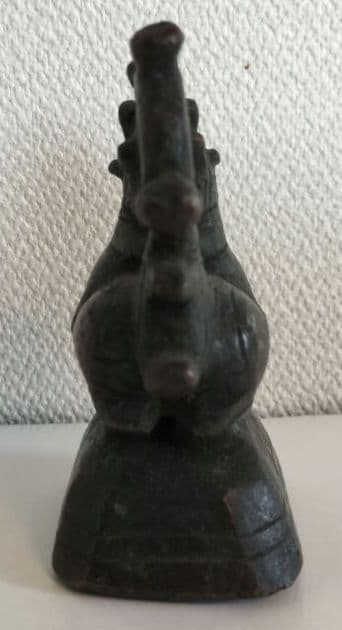 東南アジア　分銅　①