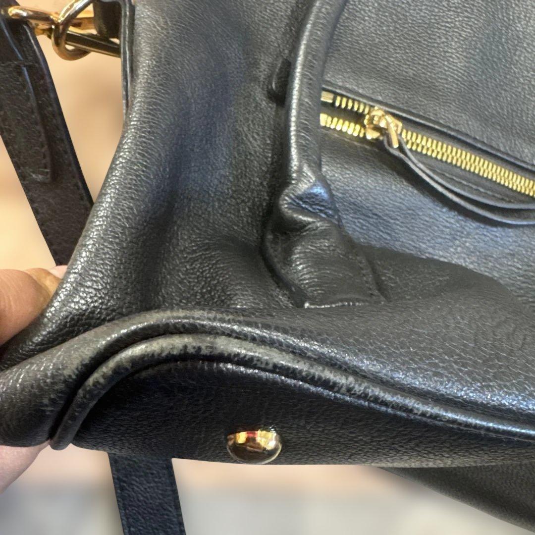 MIU MIU ブラックレザー ショルダーバッグ