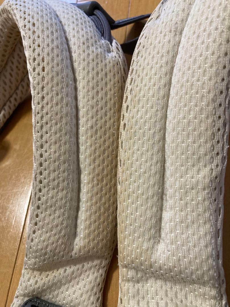 最上級モデル　ベビービョルン　抱っこ紐　ハーモニー　クリーム