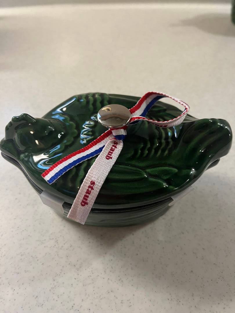 めりかり　新品staub ストウブ　スモールチキンココット　バジルグリーン