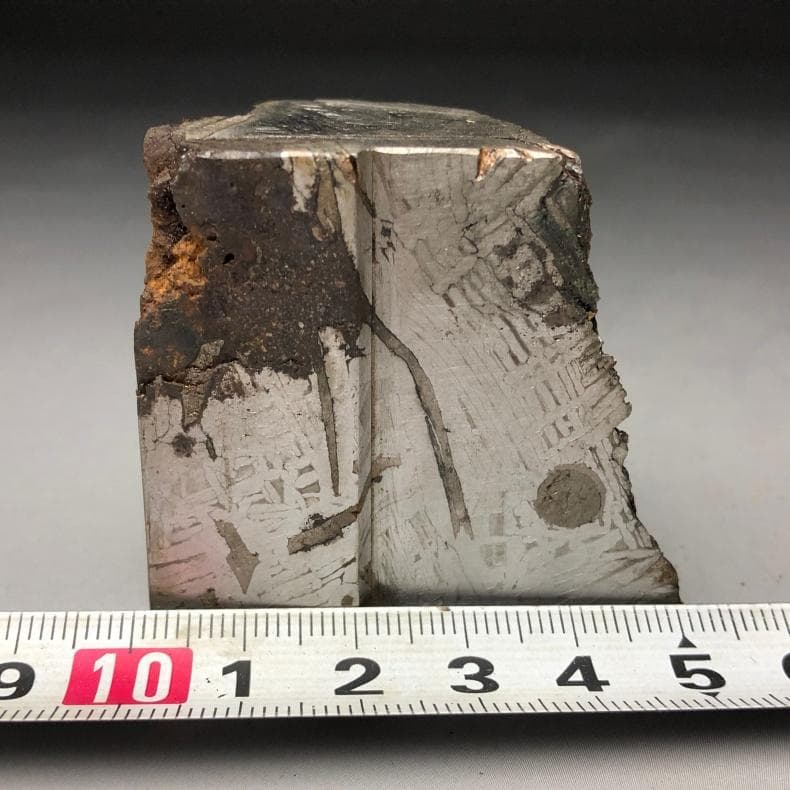 ミ*ド様 隕石 鉄隕石　アルタイ隕石　原皮付き　ナチュラル　原石　重さ約207ｇ