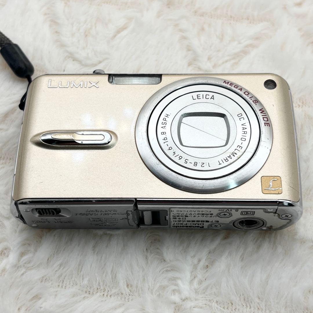 Panasonic LUMIX DMC-FX07 ゴールド