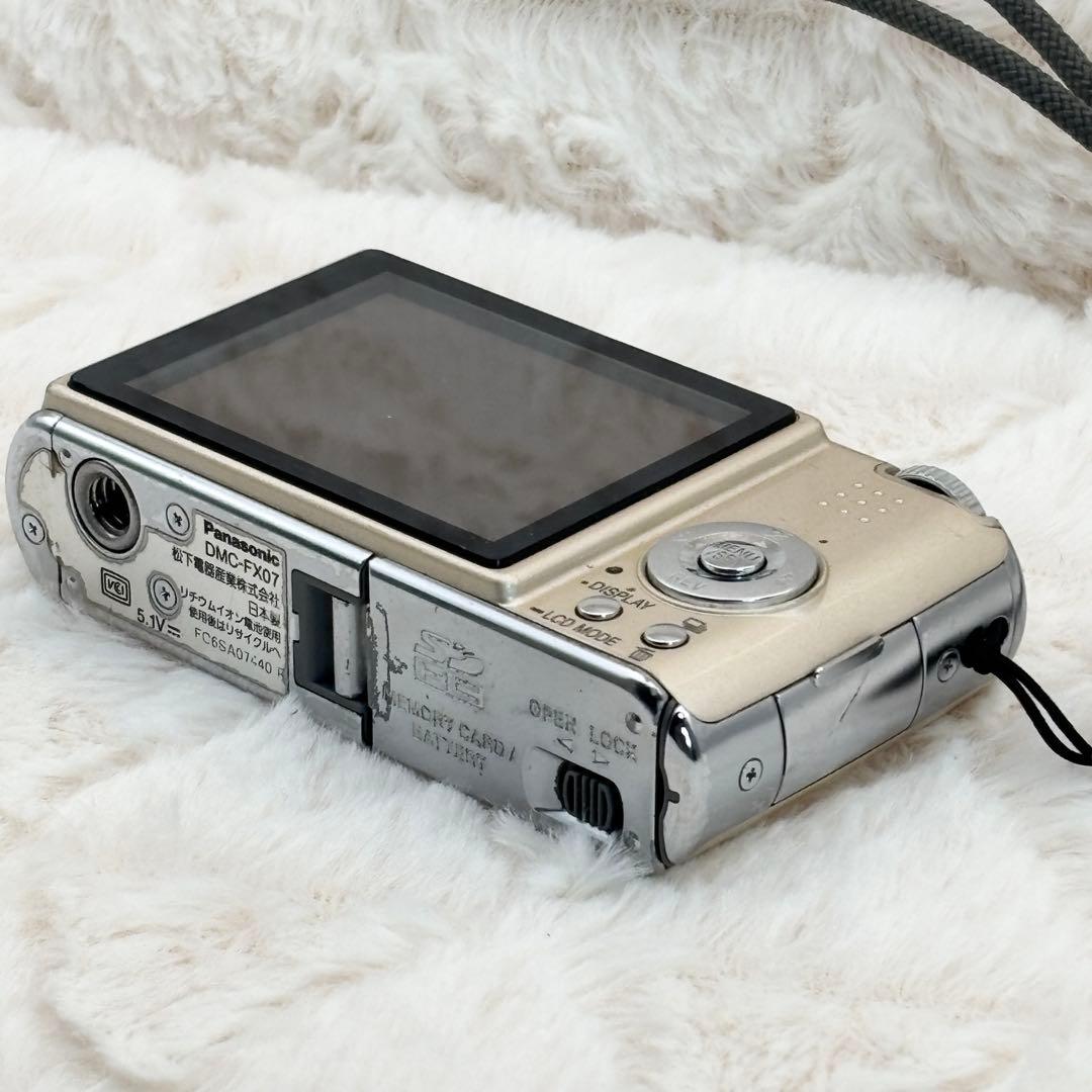 Panasonic LUMIX DMC-FX07 ゴールド
