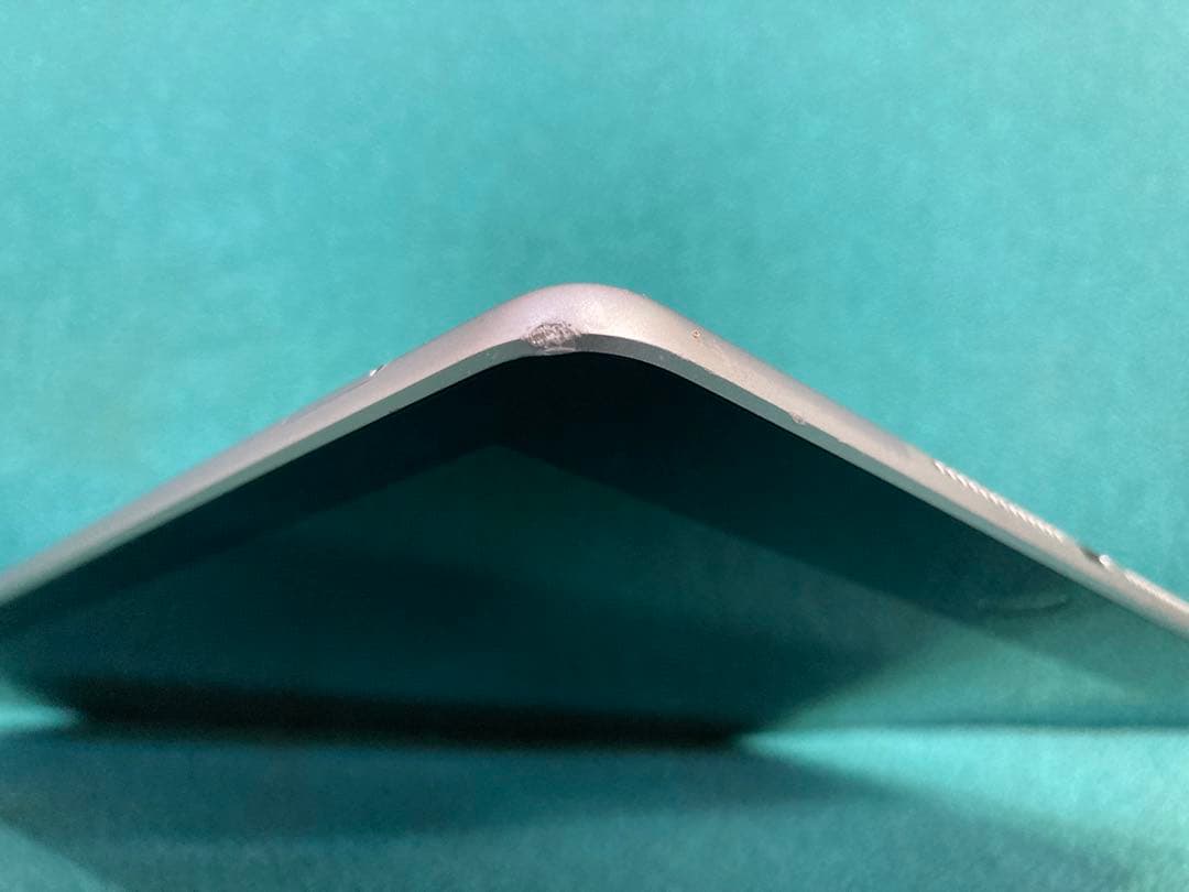 ① iPad 第6世代 Wi-Fi Cellular 128GB シルバー