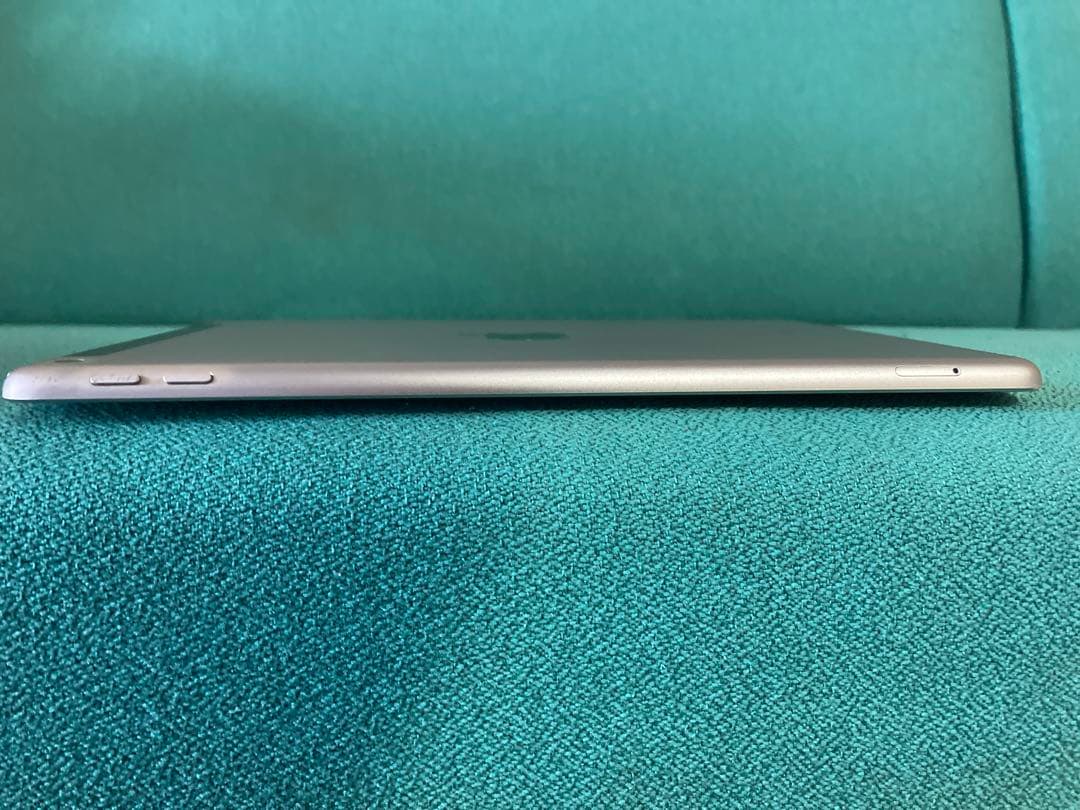 ① iPad 第6世代 Wi-Fi Cellular 128GB シルバー