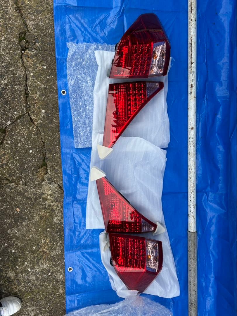 ヘイ　アルファード20 純正テールランプ