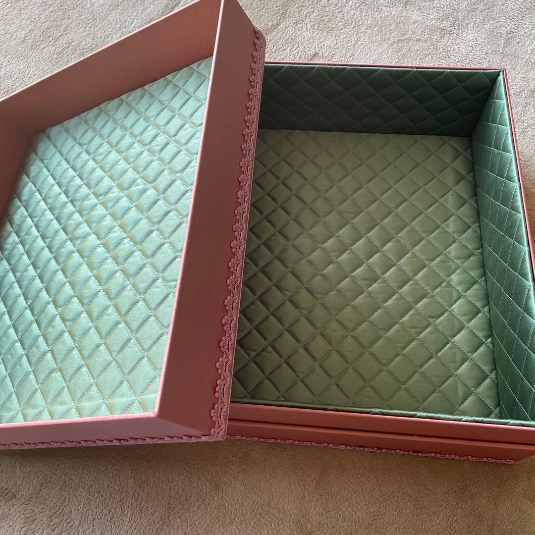 GUCCI ギフトボックス ピンク