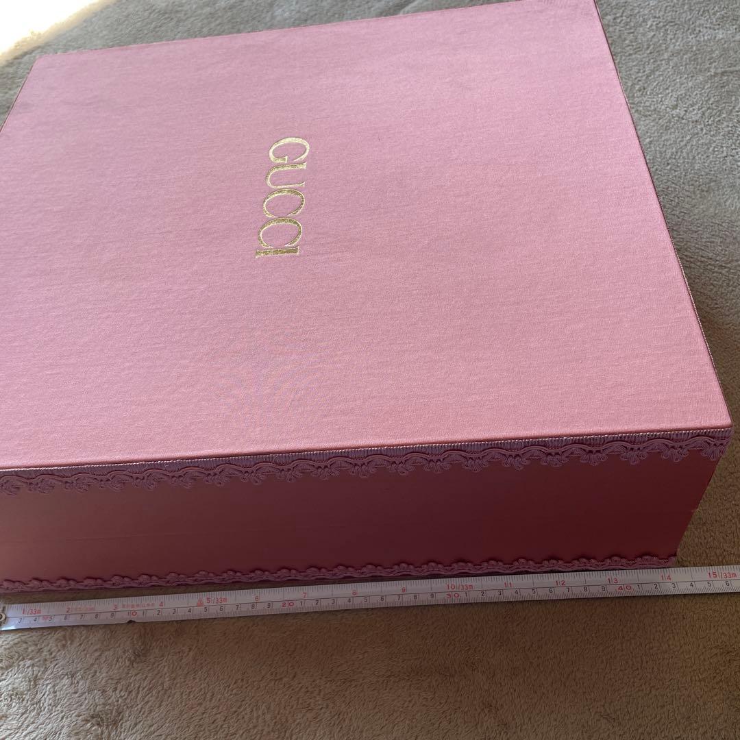 GUCCI ギフトボックス ピンク