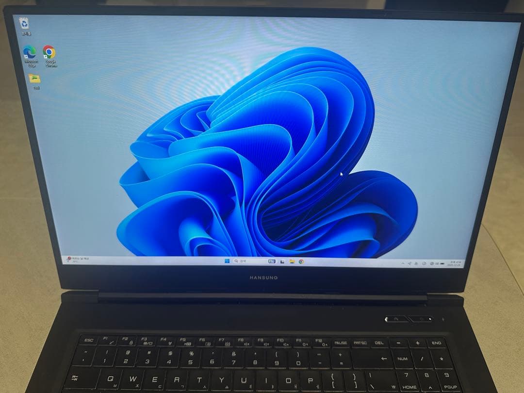 ゲーミングノートPC (RTX 2060 / i7-10875H)