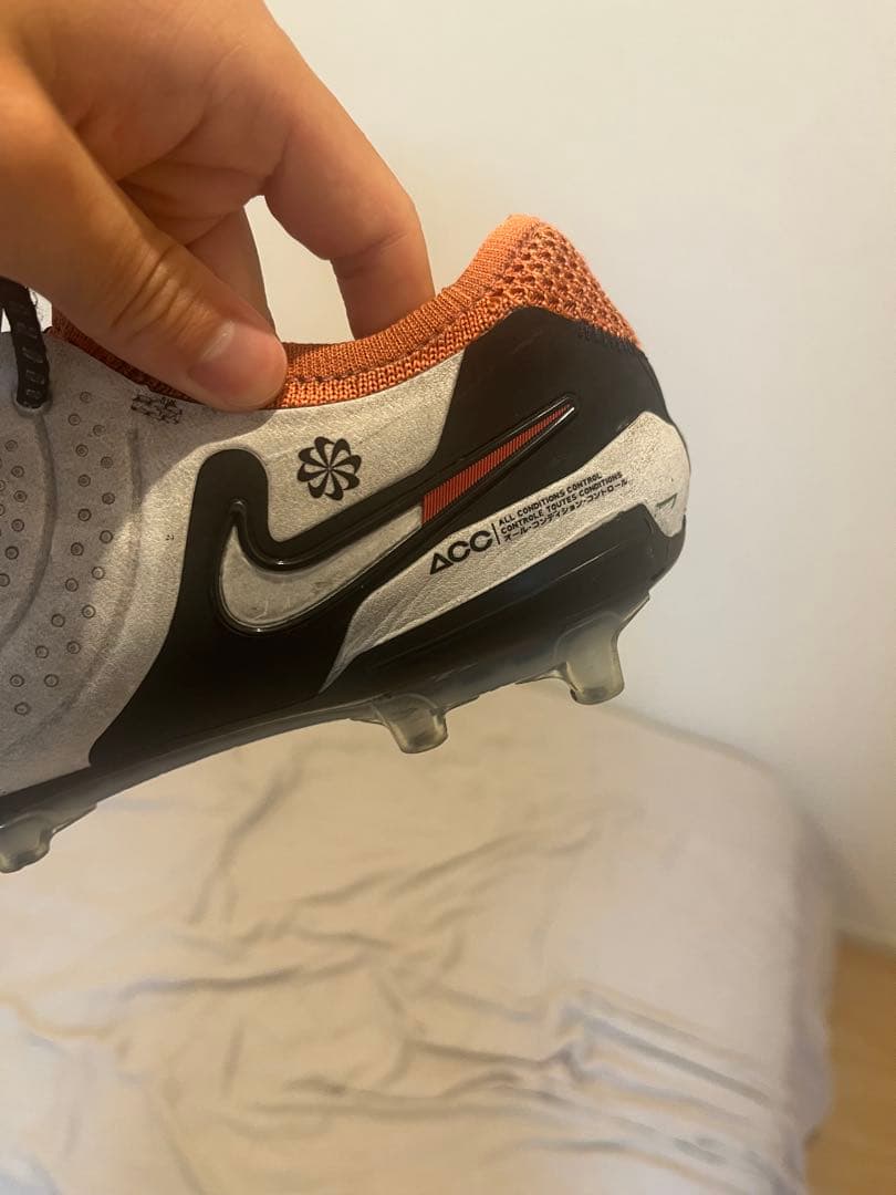 Nike ティエンポレジェンド10 AGサッカーシューズ ホワイト/オレンジ