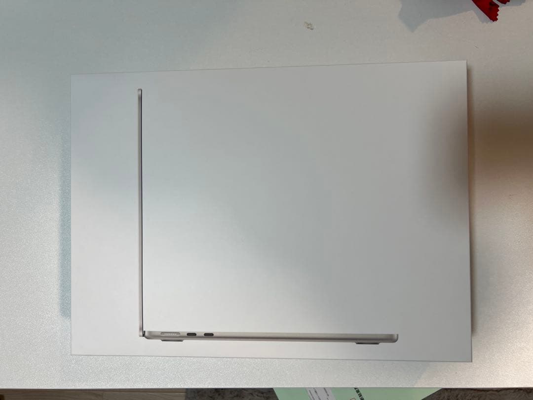 Apple MacBook Air M2 2022 本体　スターライト