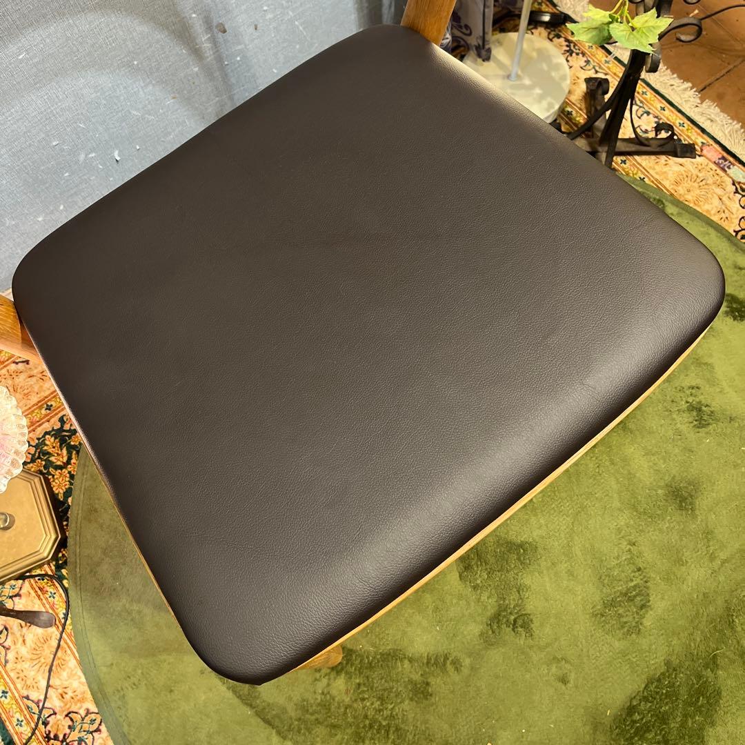 HCake:))) 　SOLK チェア カスタマイズ　座面張り込み仕上げ