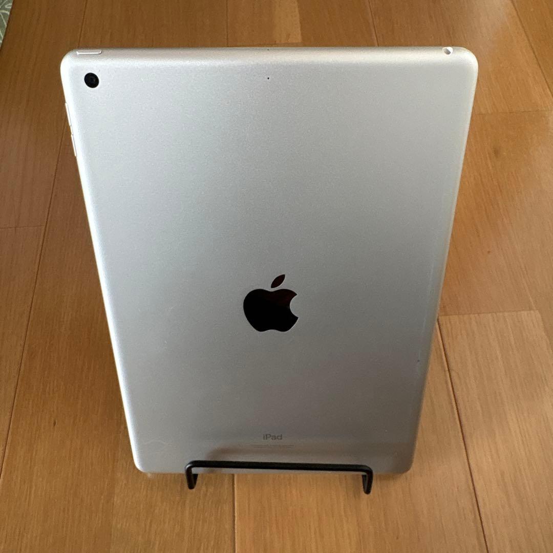 AppleiPad 第9世代　シルバー64GB 訳ありWi-Fiモデル