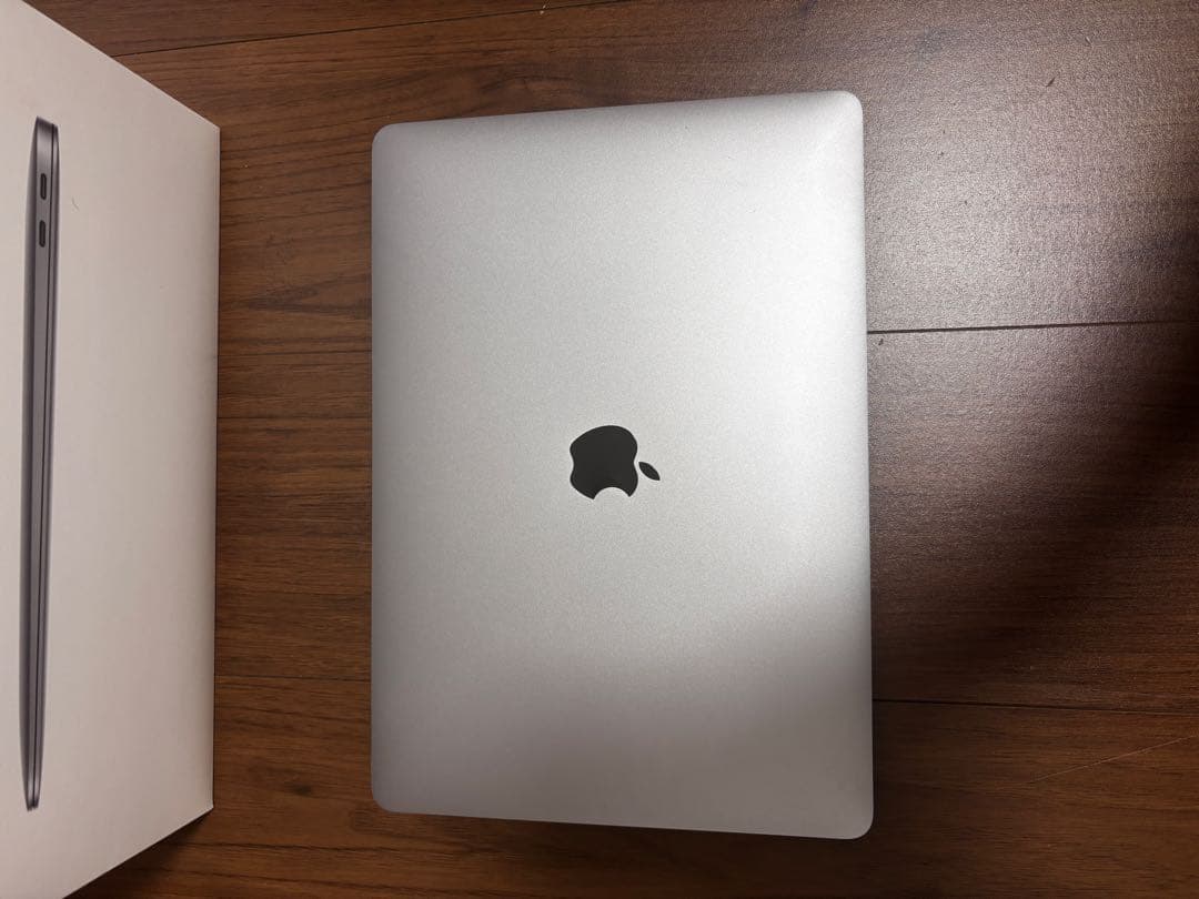 T*u様 MacBook Air M1 2020 8GB 256GB 内部液晶割