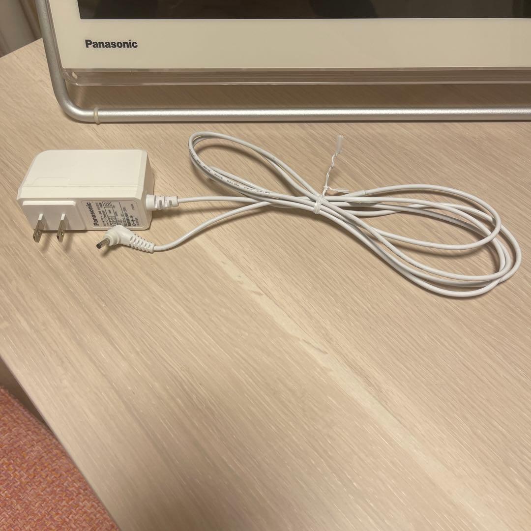 パナソニックVIERA UN-15TD7-W 15インチ ブルーレイプレーヤー