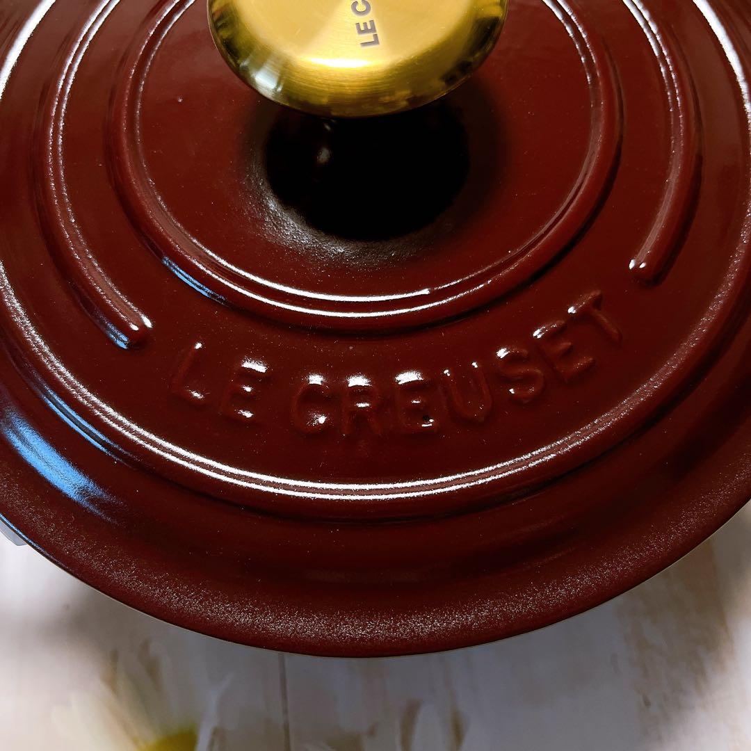 ♡ルクルーゼ ココットロンド 18 ローヌ　ゴールドつまみ　ワイン　両手鍋