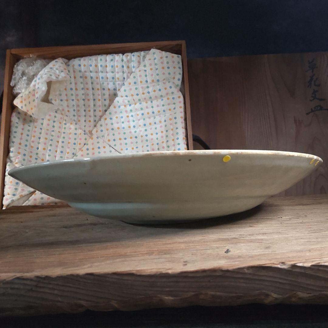 初期伊万里～淡青磁草花文様尺越大皿