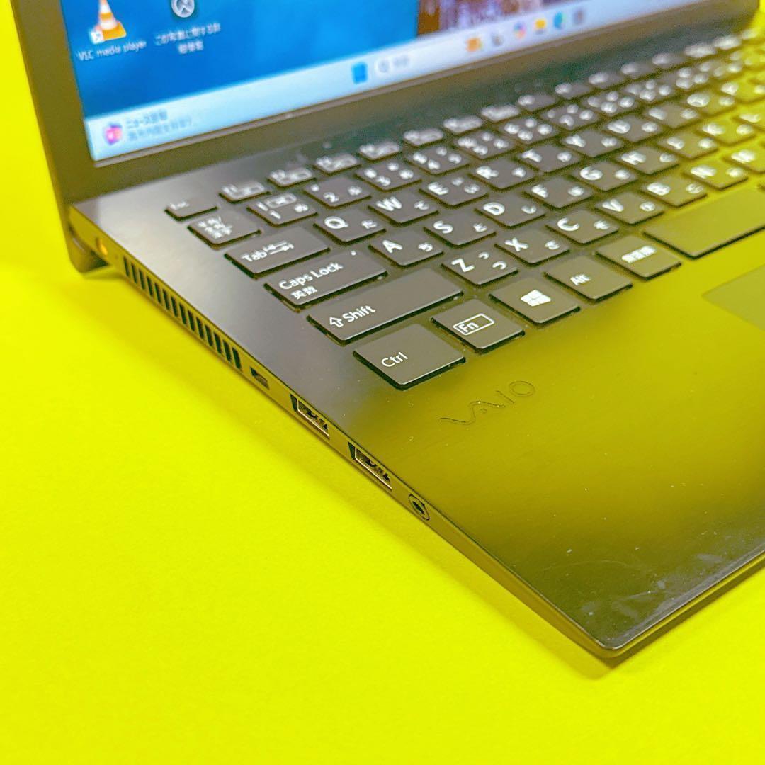 16GB 極速i7‼️windows11 SSD薄型ノートパソコン カメラ軽量