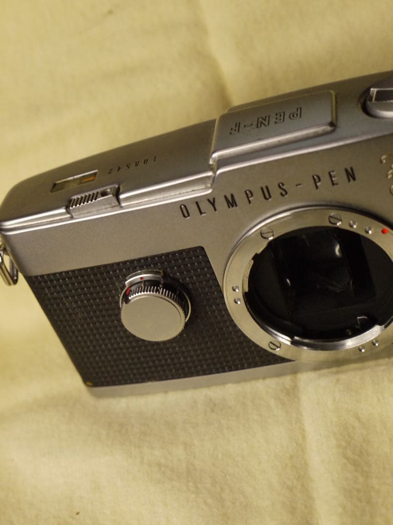 OLYMPUS PEN F 整備済み、完動美品　ボディのみ　NO.108542