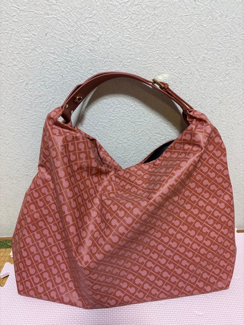 kueさま ゲラルディーニ☆ソフティ☆ポーチ付きワンショルダー