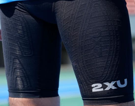 2xuライトスピードレースコンプレッションショーツ　Sサイズ