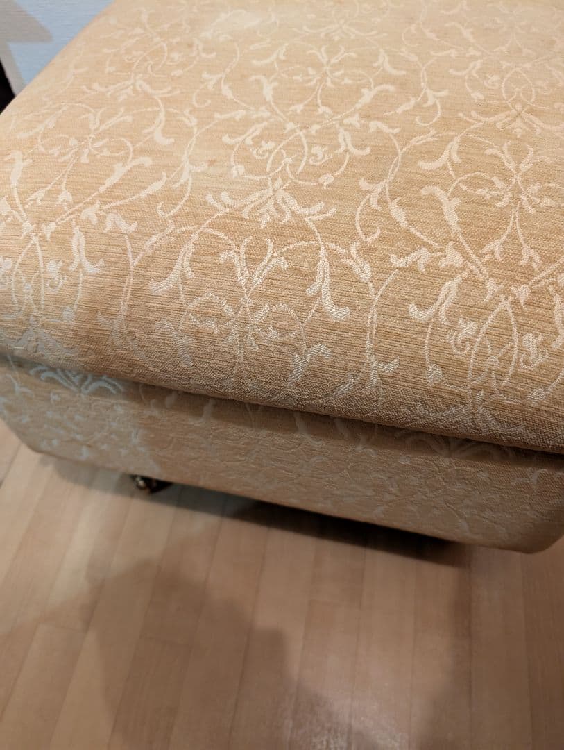 ローラアシュレイ　オットマン　スツール