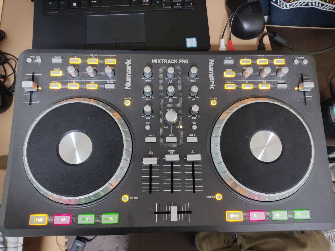 Numark MIXTRACK PRO DJコントローラー 本体