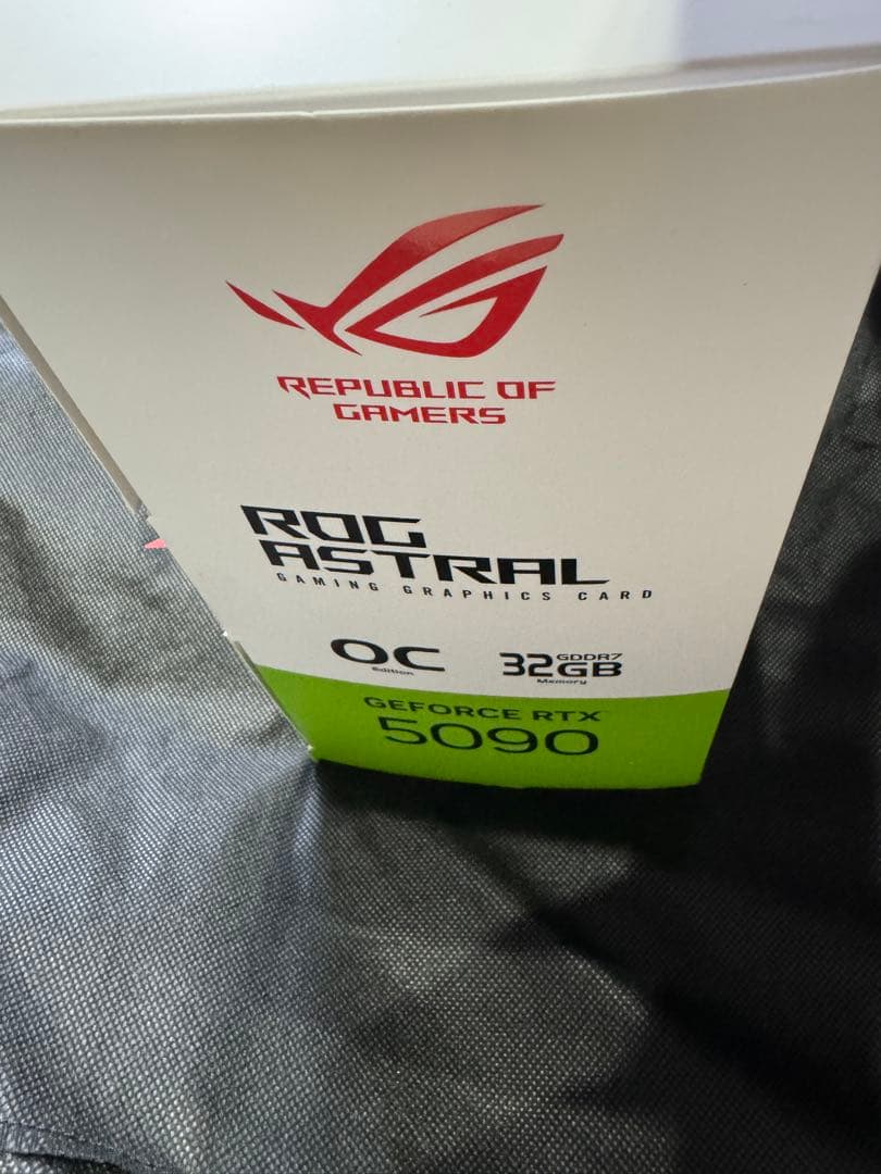 グラフィックボード・グラボ・ビデオカード ASUS ROG ASTRAL GeForce RTX 5090 OC